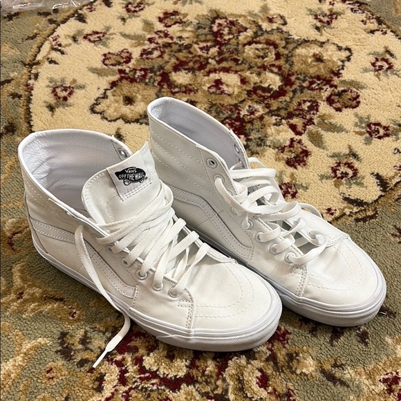 Vans Shoes - Vans Off The Wall White High-Top Sneakers
9mens/7.5women